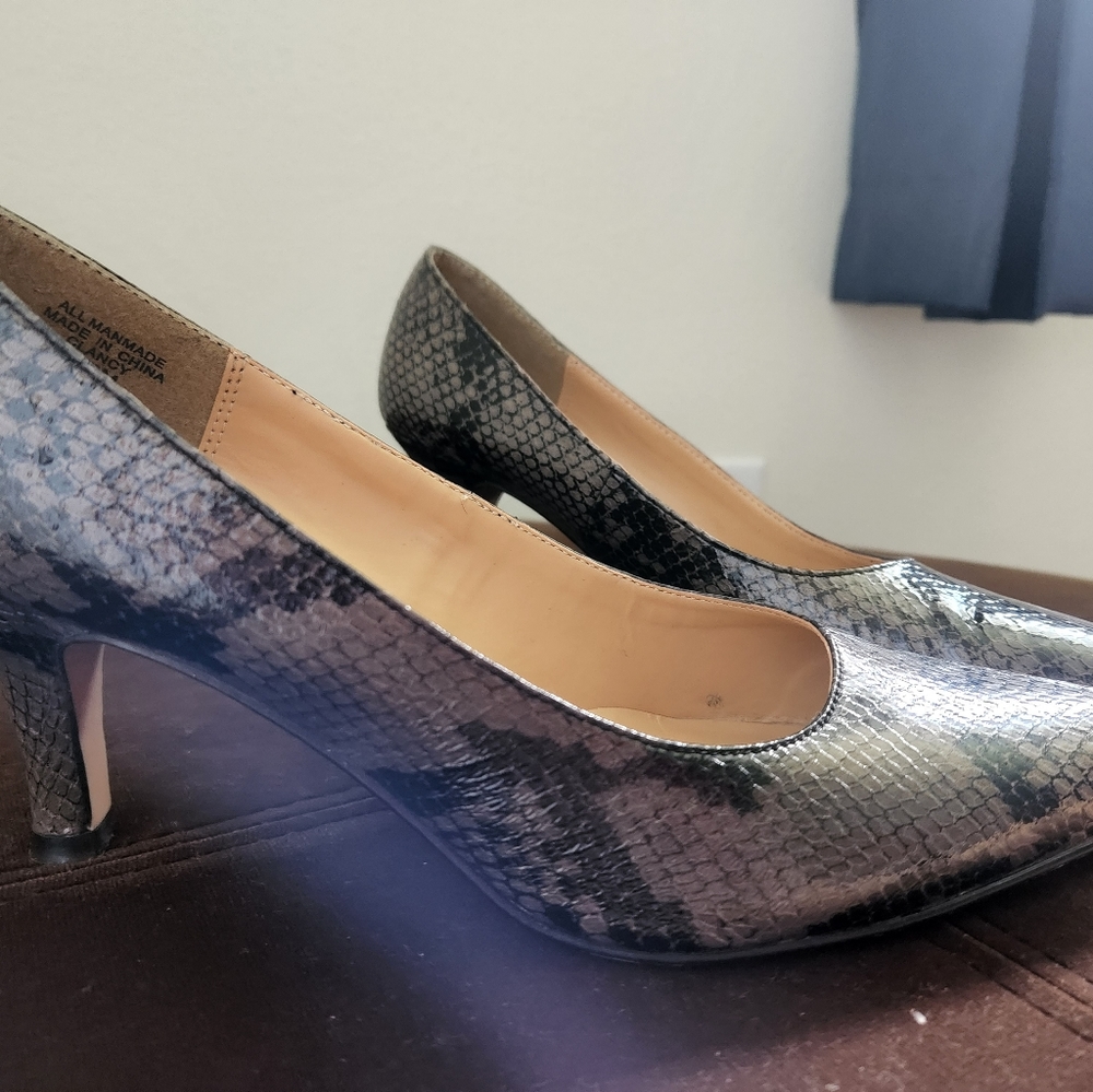 Women's shoes